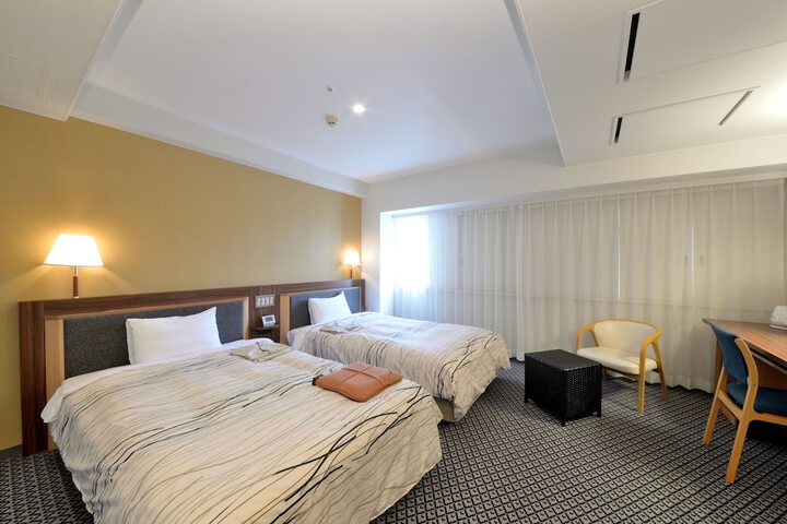 Room 9 of 31