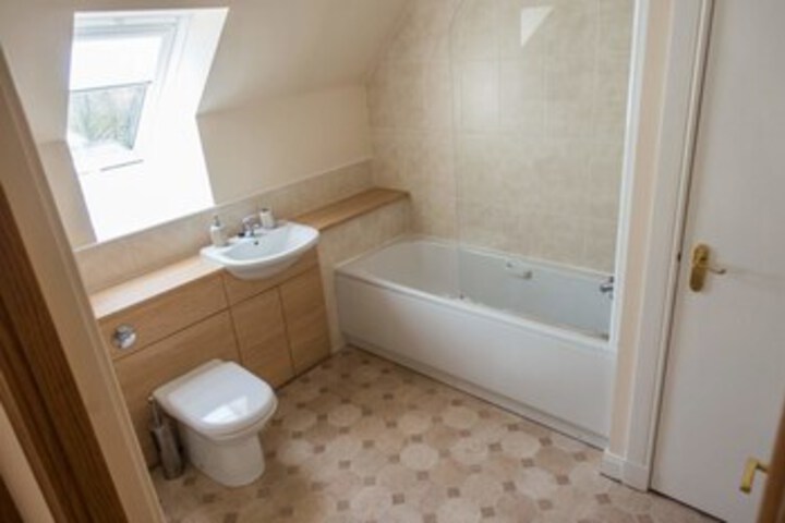 Room 2 of 10