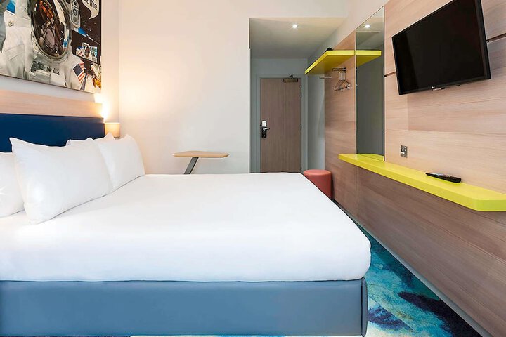 Room 16 of 44