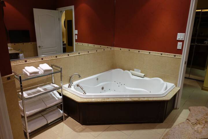 Hot Tub 42 of 62