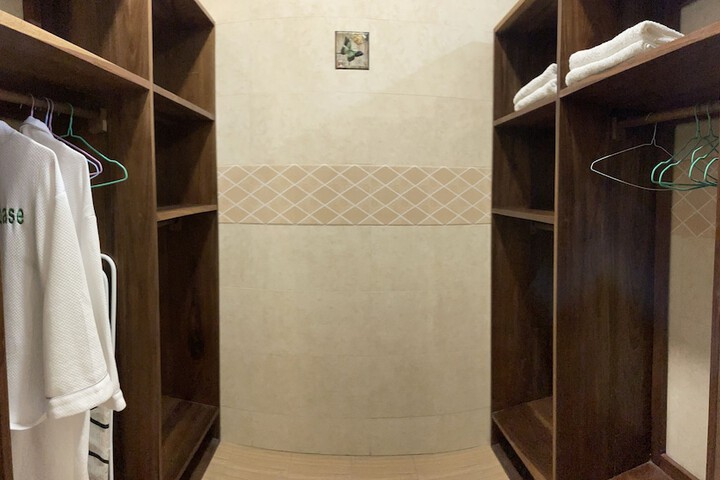 Room 75 of 165