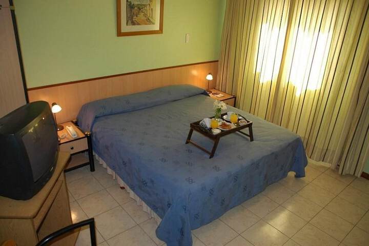 Room 2 of 16