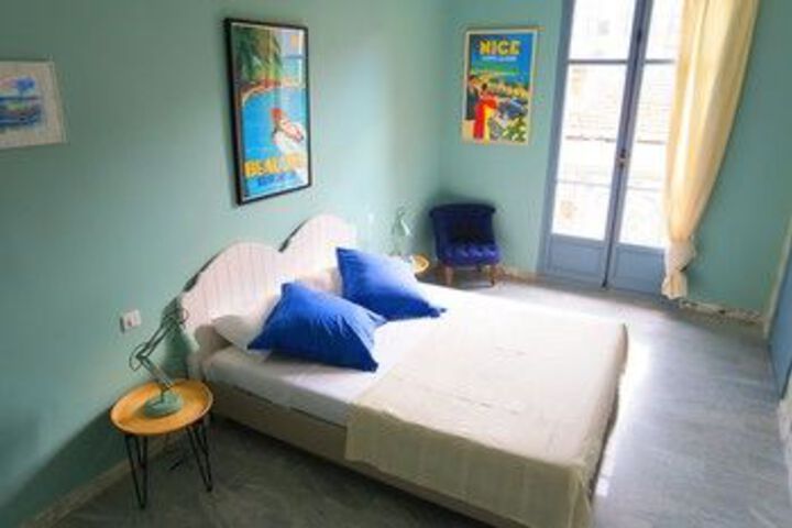 Room 11 of 17