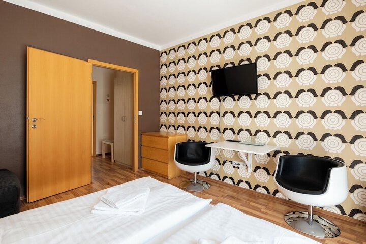 Room 64 of 140