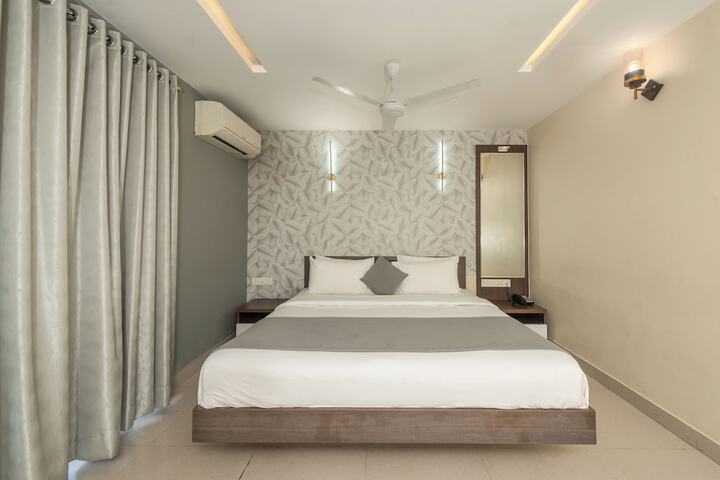 Room 6 of 42