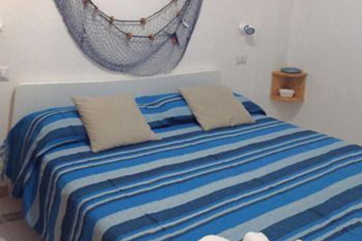 Room 17 of 34