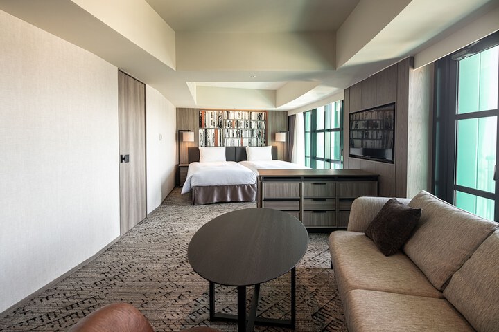 Room 9 of 137