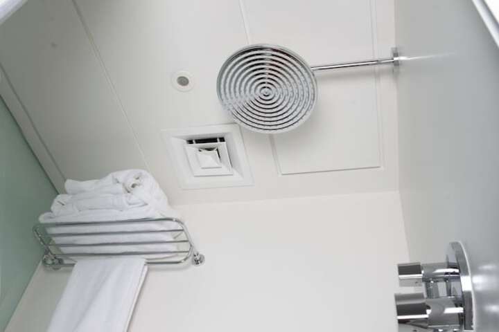 Room 43 of 62