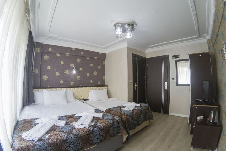 Room 30 of 98