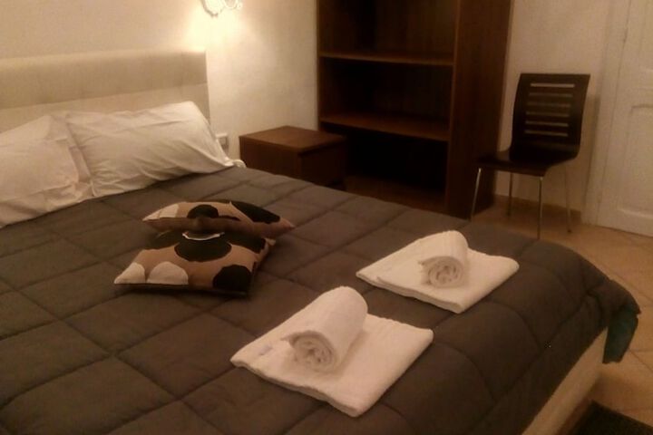 Room 5 of 14