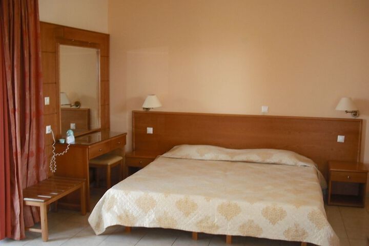 Room 4 of 44