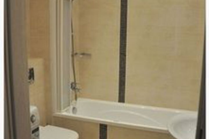 Room 4 of 35