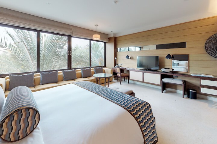 Room 47 of 172