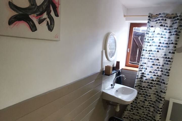 Room 64 of 124