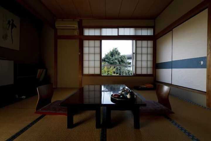 Room 3 of 19