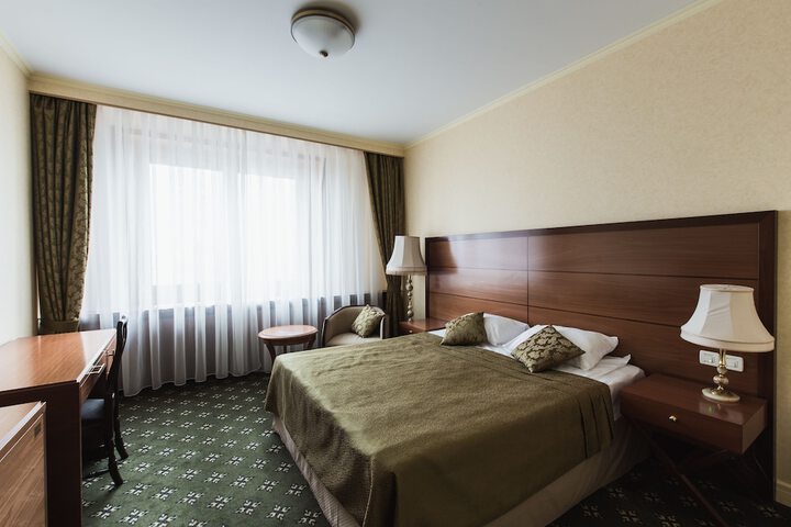 Room 4 of 113