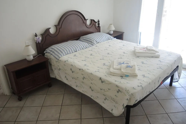 Room 4 of 20