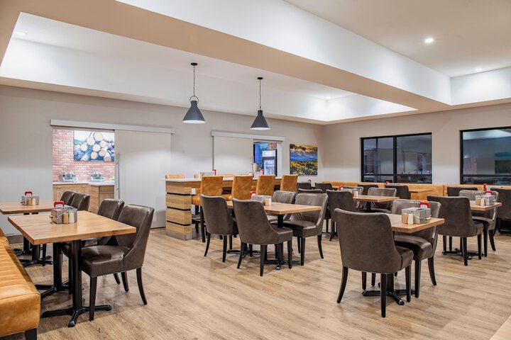 Breakfast/Coffee Service 28 of 40