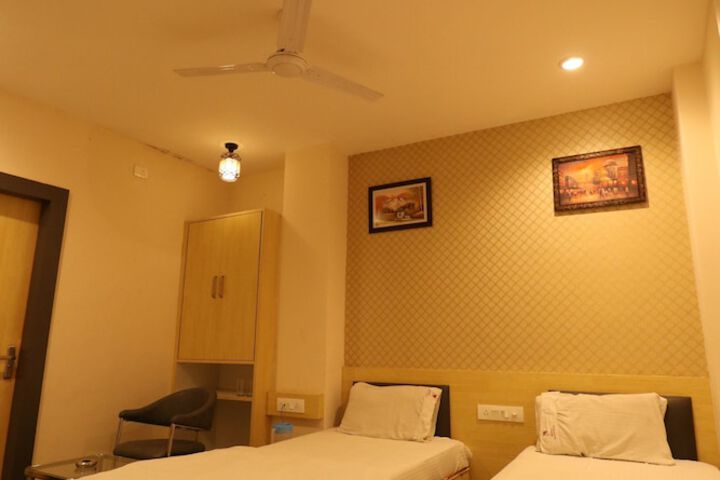 Room 26 of 60