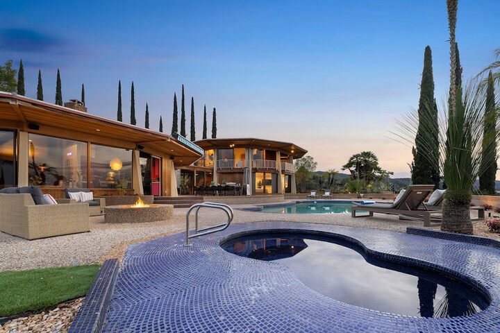 Pool 22 of 41