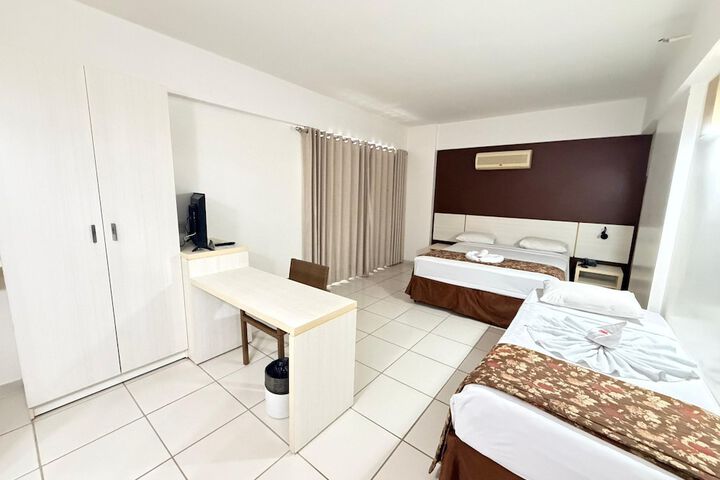 Room 10 of 39