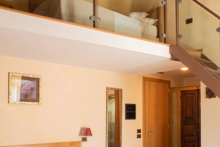 Room 9 of 23