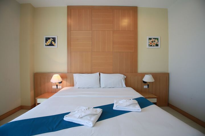 Room 8 of 62