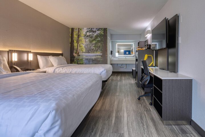Room 53 of 81