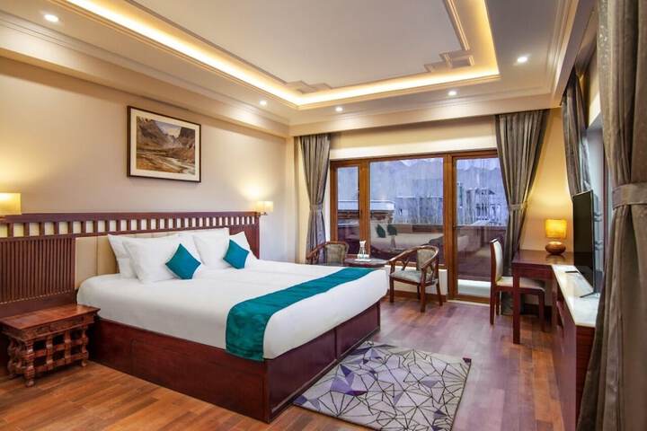 Room 3 of 9