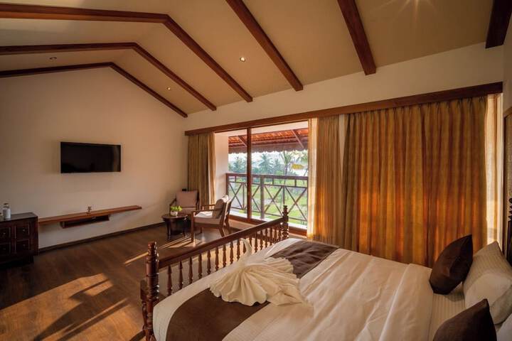 Room 3 of 6