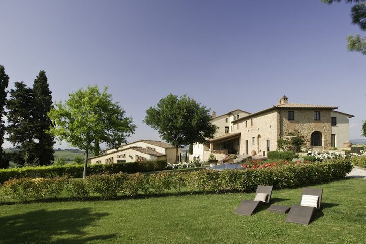 Hotel Exterior 57 of 63