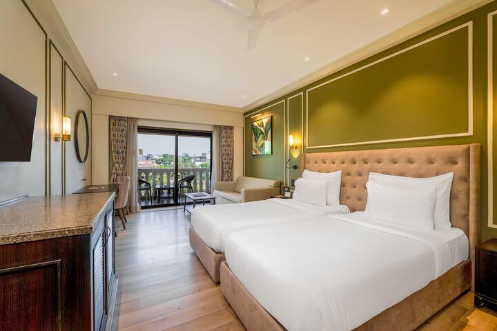 Room 16 of 160
