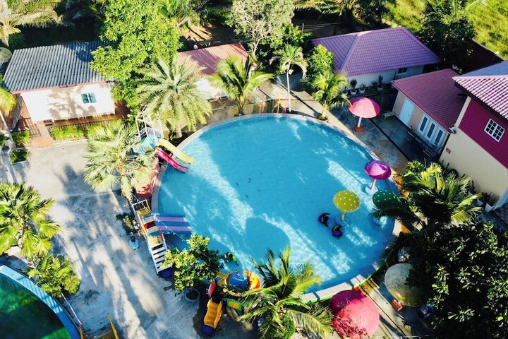 Pool 33 of 54