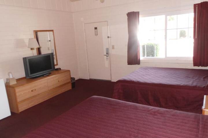 Room 2 of 36