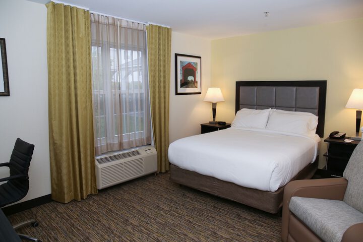 1 Queen Bed Studio Suite (16 of 21)