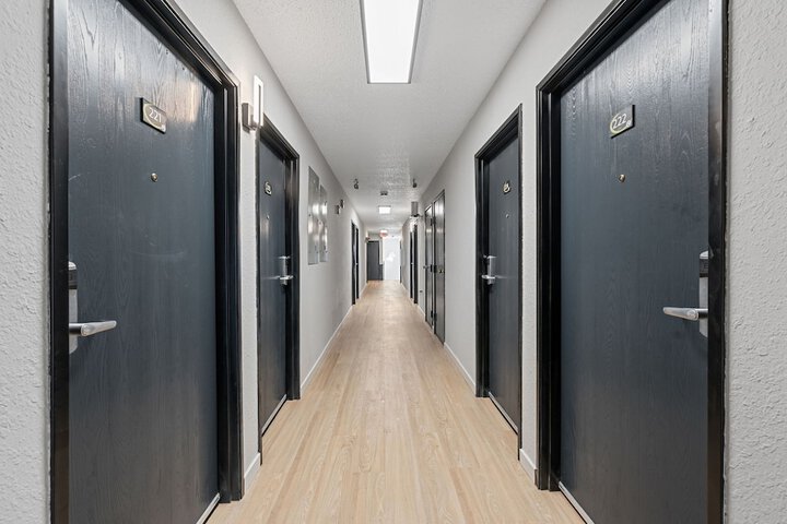 Ballroom/Hall 15 of 17