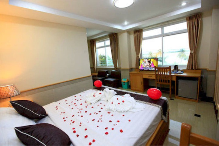 Room 15 of 23