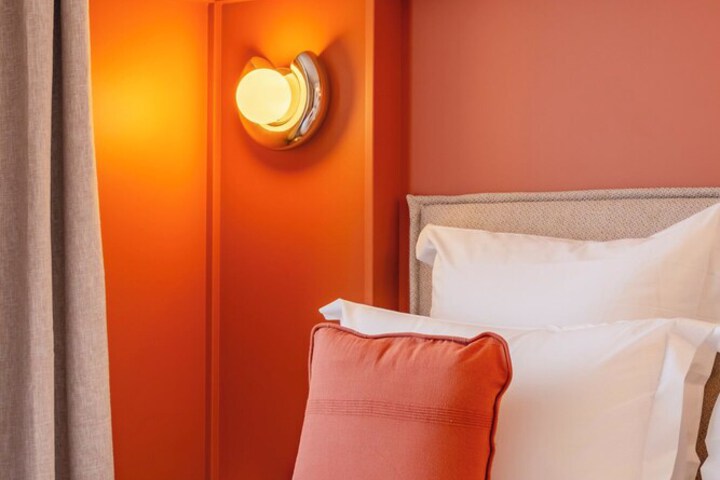 Room 15 of 79