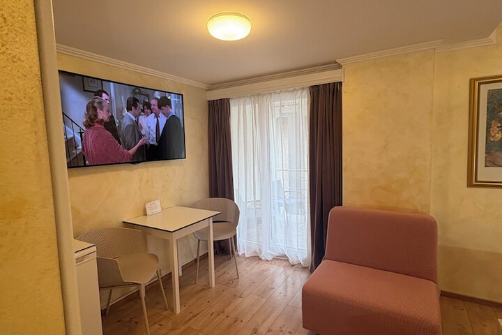 Room 123 of 266
