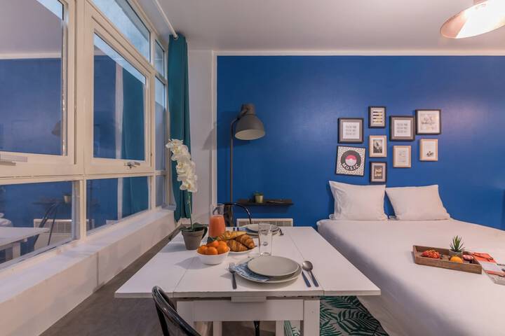 Room 2 of 60