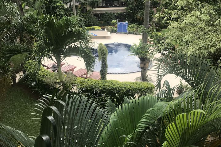 Pool 33 of 73