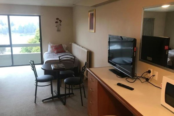 Room 21 of 66