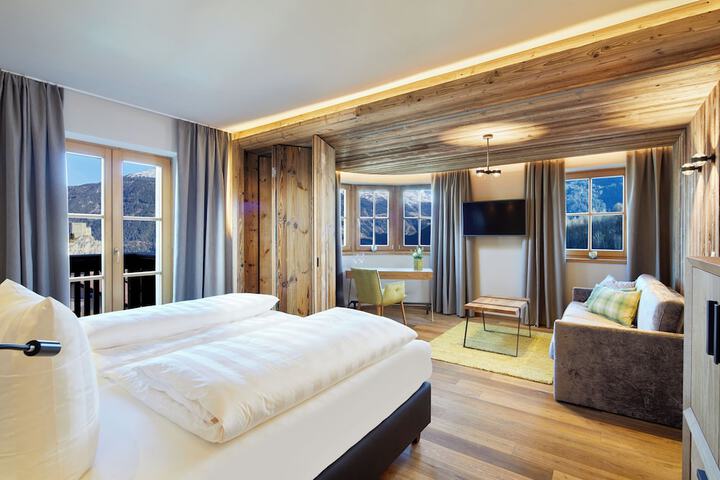 Room 30 of 96