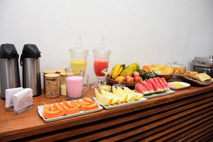 Breakfast/Coffee Service 24 of 27