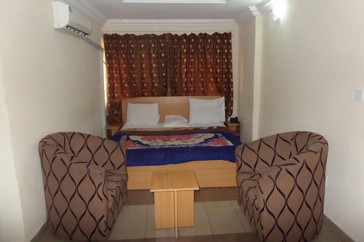 Room 5 of 14