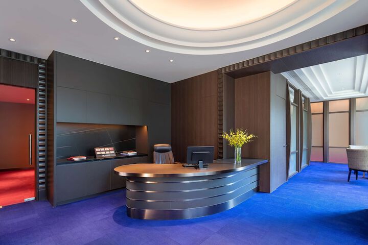 Business Center 107 of 110