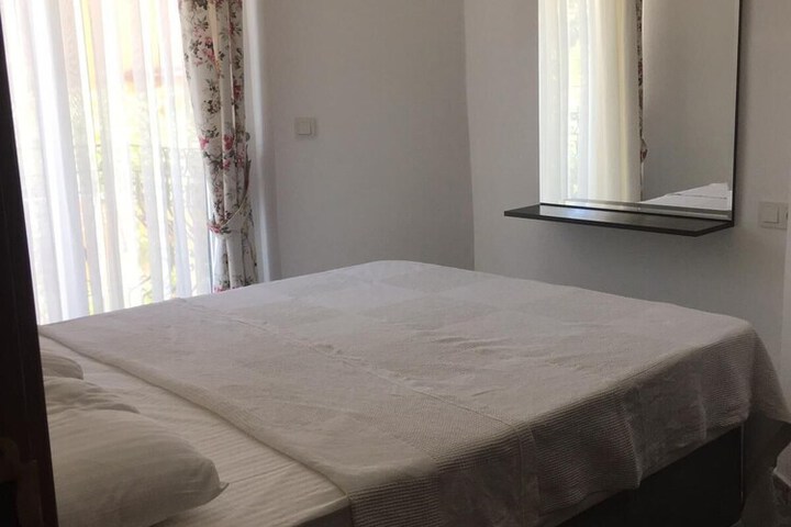Room 15 of 48