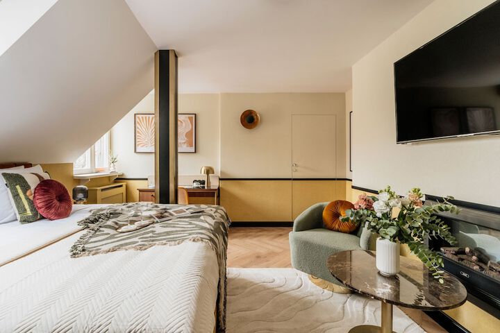 Room 104 of 224