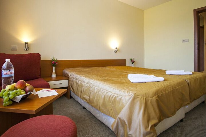 Room 6 of 24