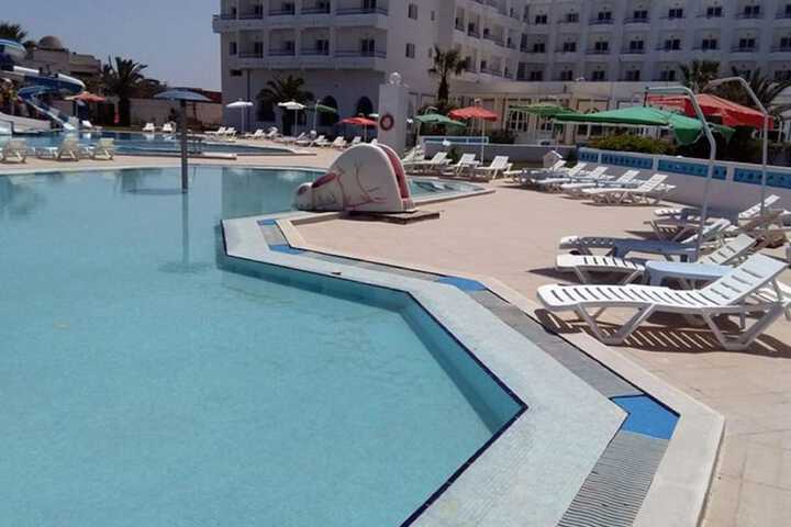 Pool 13 of 32